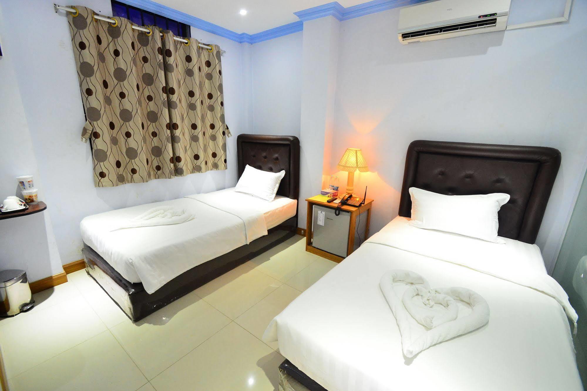 Woodland Hotel Yangon Exterior foto