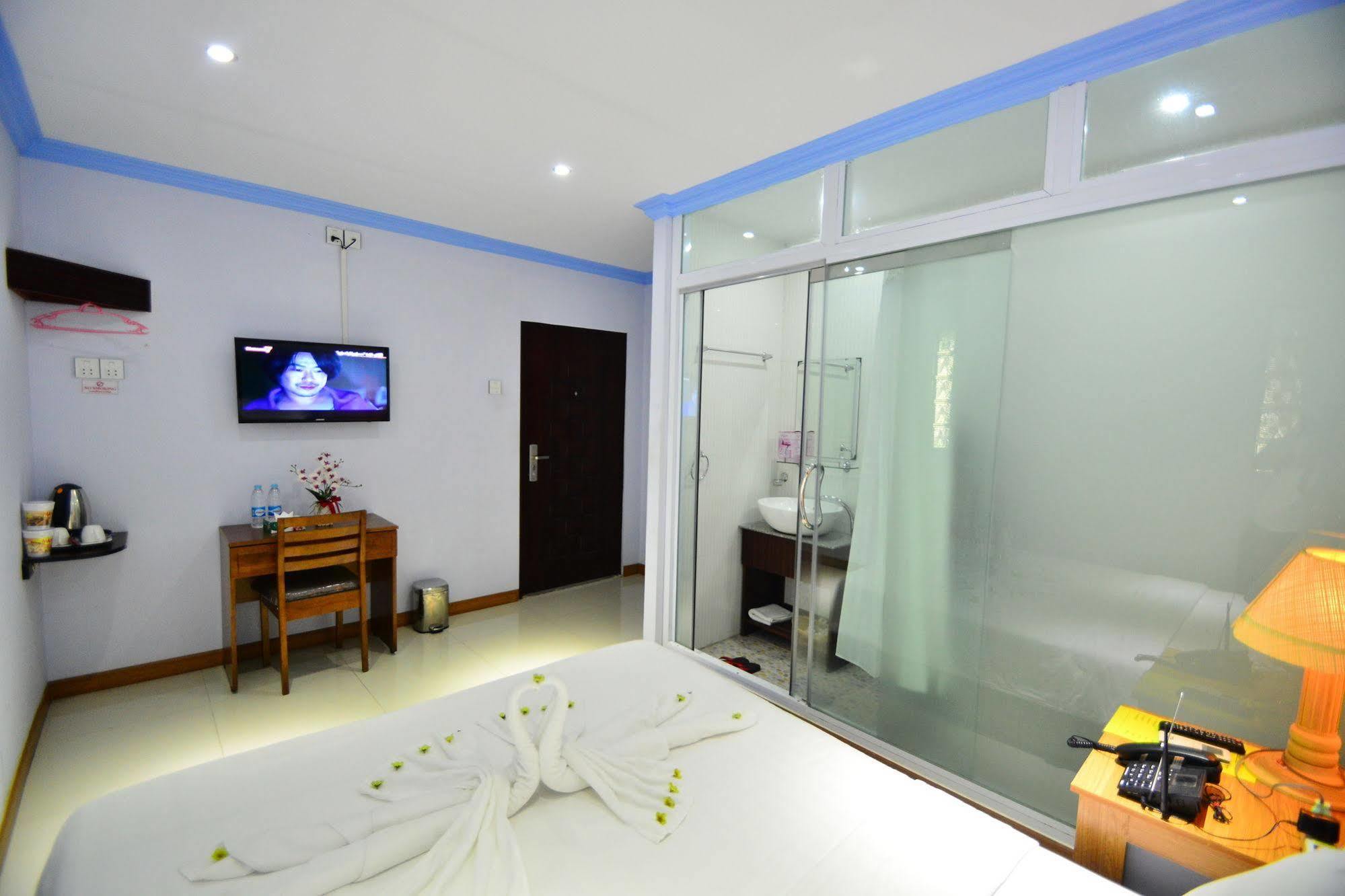 Woodland Hotel Yangon Exterior foto